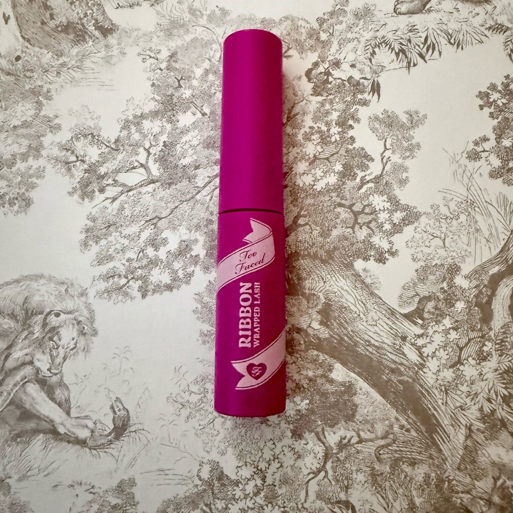 Sephora Favorites Gleamy Dreamy Makeup 7 Piece-Kosas-Refy-Milk-Too Faced-Prada - Picture 8 of 8